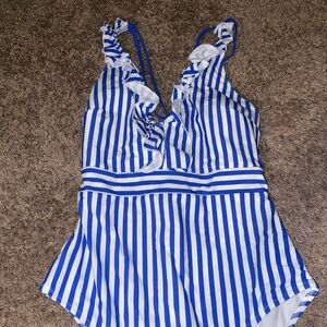 Cupshe Striped Ruffled One Piece